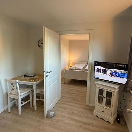 Ferienwohnung „Ole Karkenwech“ Husum-Roedemis Husum  Eksteriør billede