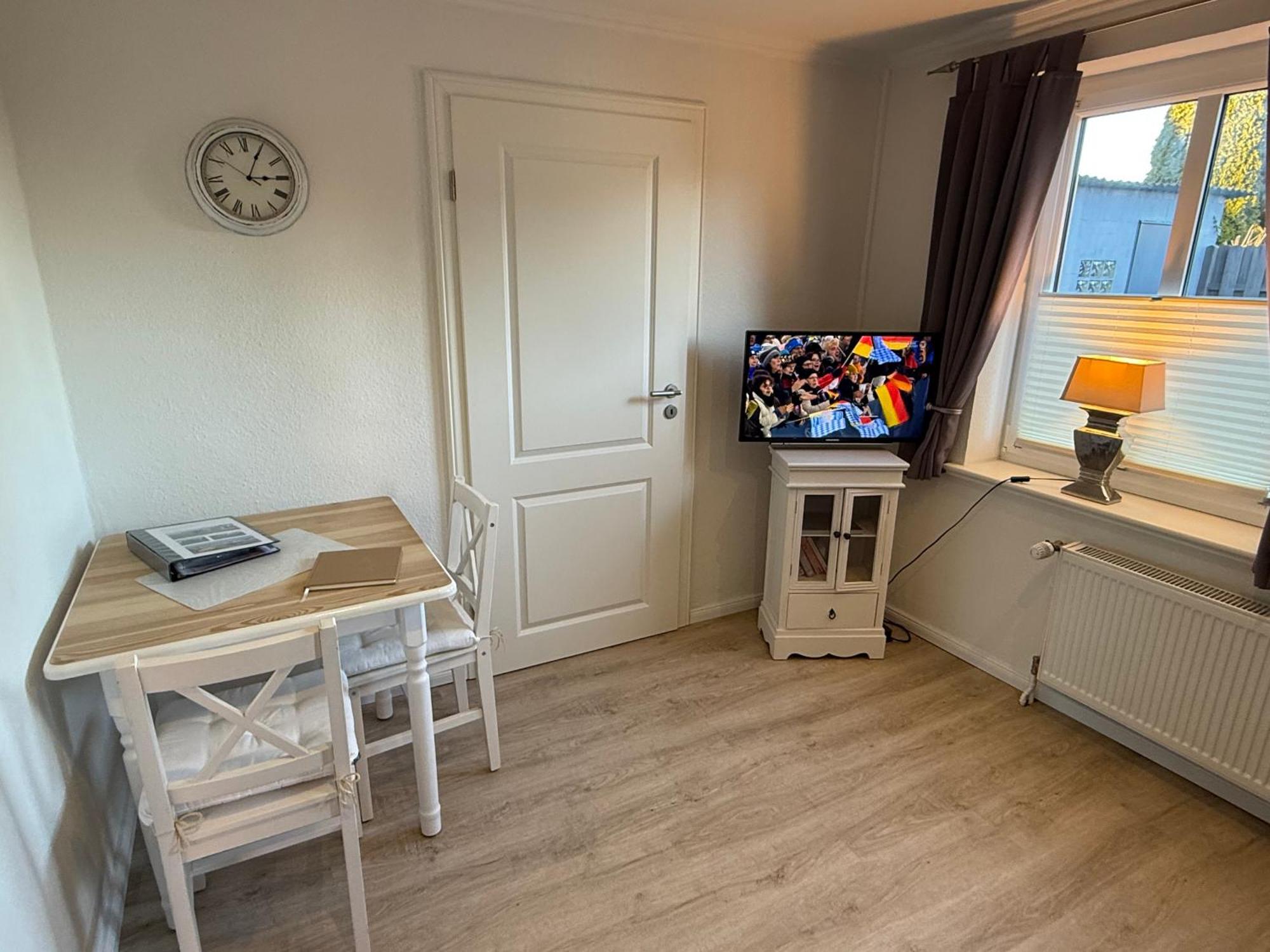 Ferienwohnung „Ole Karkenwech“ Husum-Roedemis Husum  Eksteriør billede